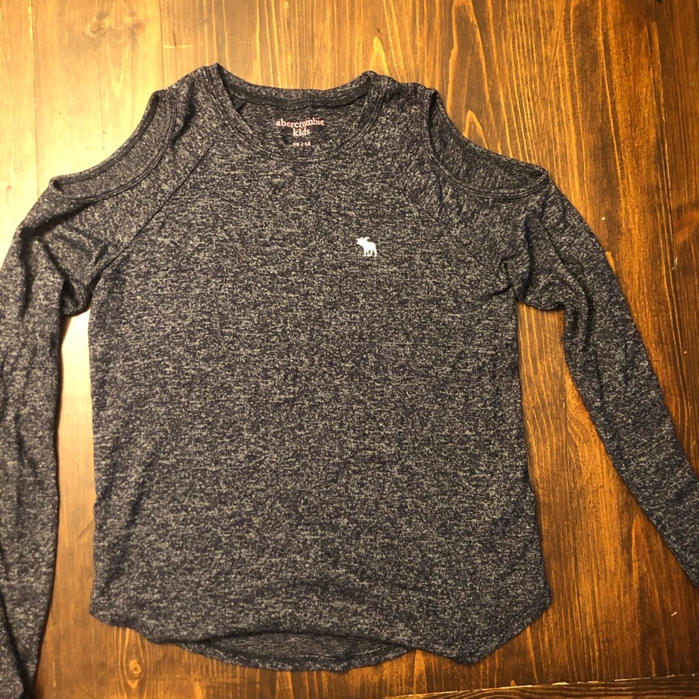 Long sleeve shirt with no shoulders